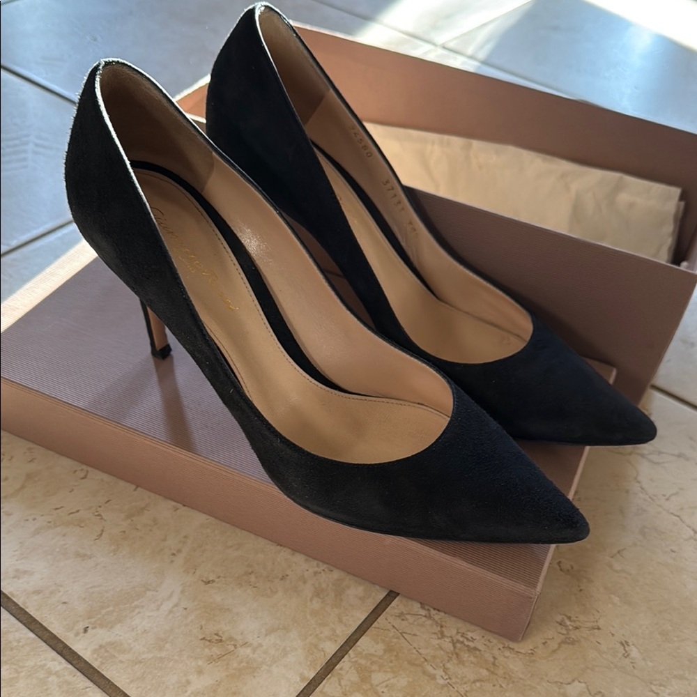 Gianvito Rossi Black Suede Pointed-Toe Pumps